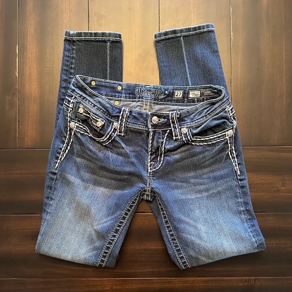 Miss Me Loose Saddle Stitch Border Skinny Jeans. Sizes: 27 & 28 - Picture 10 of 14